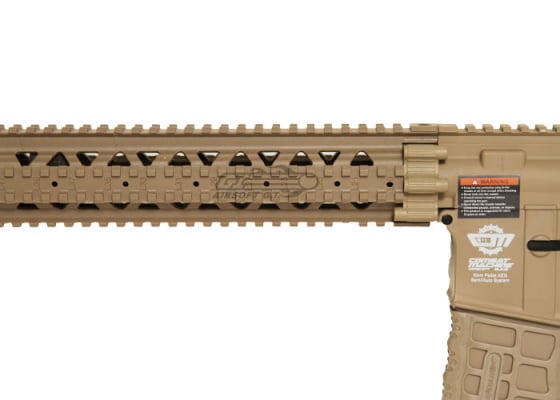 G&G Combat Machine CM16 R8-L M4 Carbine AEG Airsoft Rifle Battery & Charger Package ( Tan )