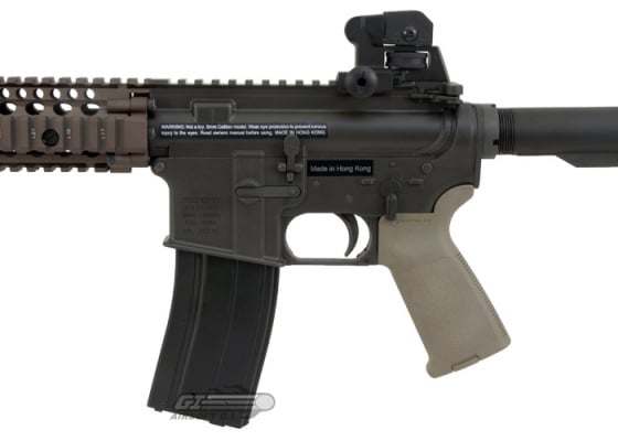 Airsoft GI Full Metal King Arms Daniel Defense Carbine V5 GBB Airsoft Rifle ( FDE )
