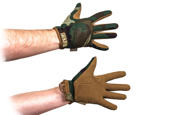 Mechanix Wear FastFit Gloves ( Woodland Camo / Option )