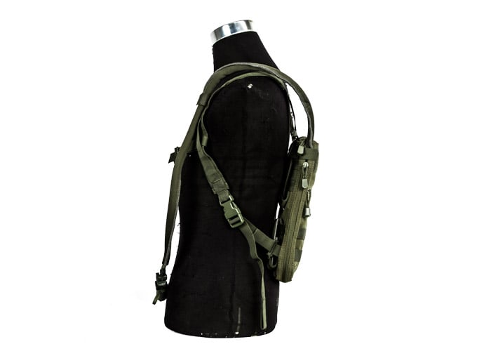 Condor Outdoor Tidepool Hydration Carrier ( OD Green )