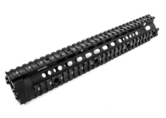 UTG PRO Model 4/15 13" Rifle Handguard Rail System ( Black )