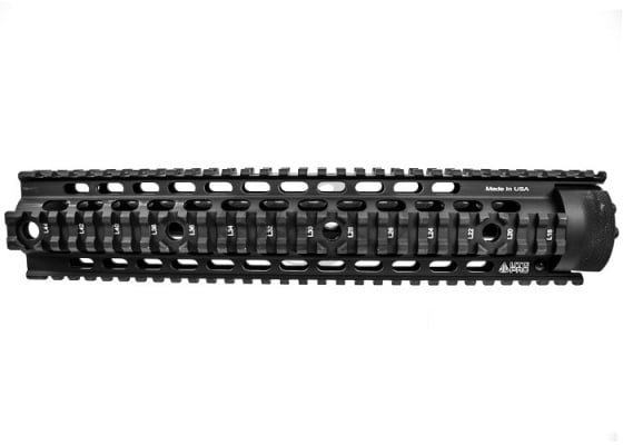 UTG PRO Model 4/15 13" Rifle Handguard Rail System ( Black )