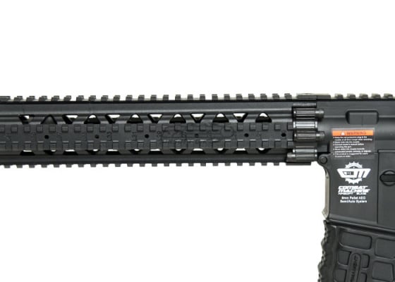 G&G Combat Machine CM16 R8-L M4 Carbine AEG Airsoft Rifle Battery and Charger Package ( Black )
