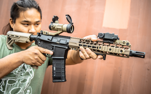 AirsoftGI Custom The Erector M4 AEG Airsoft Gun
